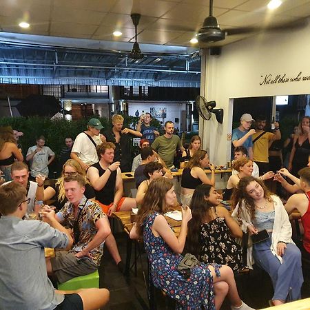 Stamps Backpackers Hostel เชียงใหม่ ภายนอก รูปภาพ